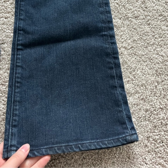 🔹BANANA REPUBLIC: Women’s size 8, urban style boot cut blue jeans, preowned🔹 - Picture 9 of 11